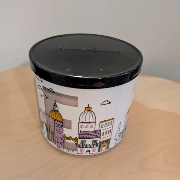 Bath & Body Works Rome Scented Candle - Picture 3 of 5